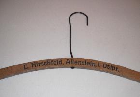 Wieszak reklamowy Hirschfelda