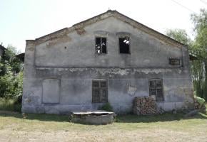 Synagogue in Bukachivtsi (9 Pershoho Travnia Street)